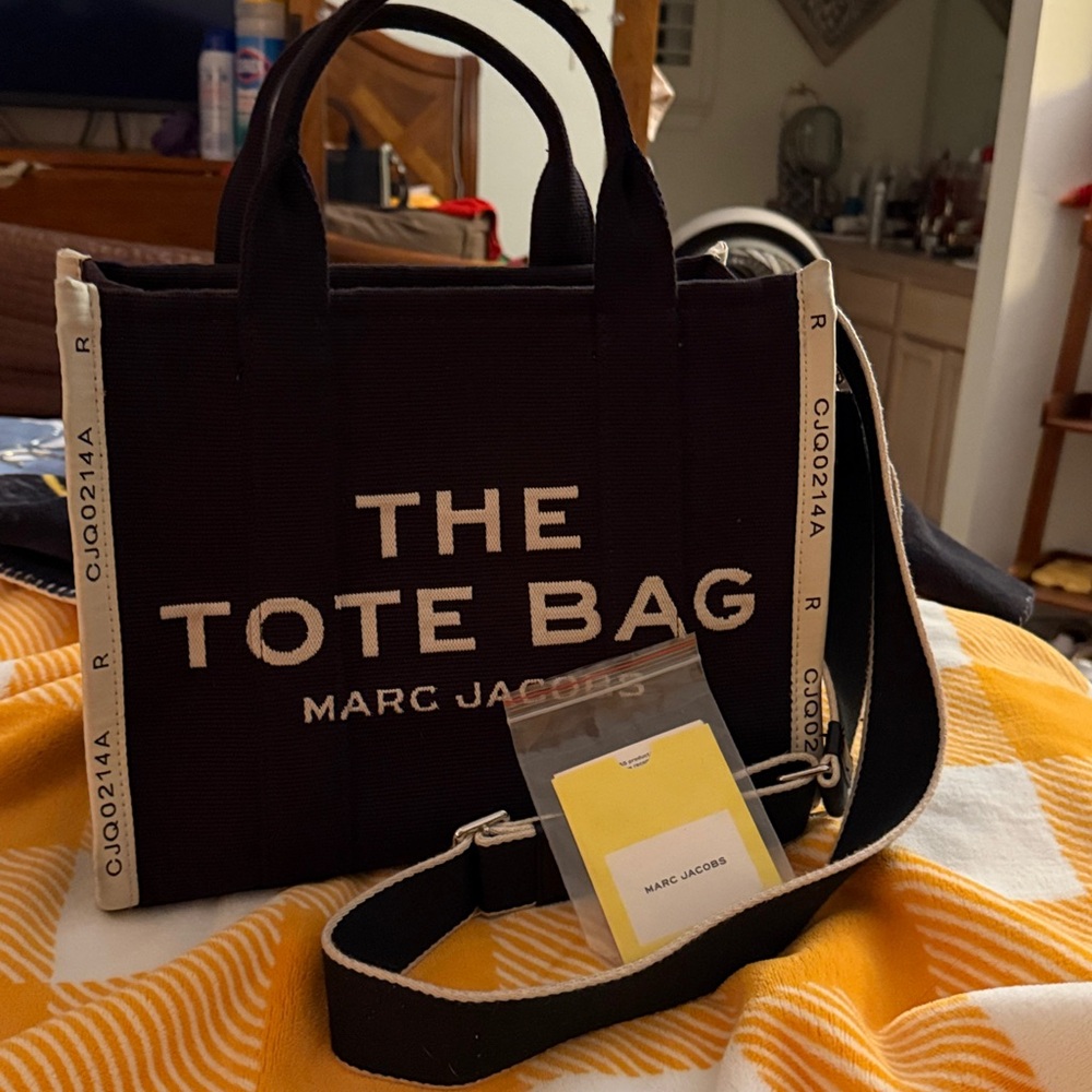 Marc Jacobs The Tote Bag in Black with White Trim